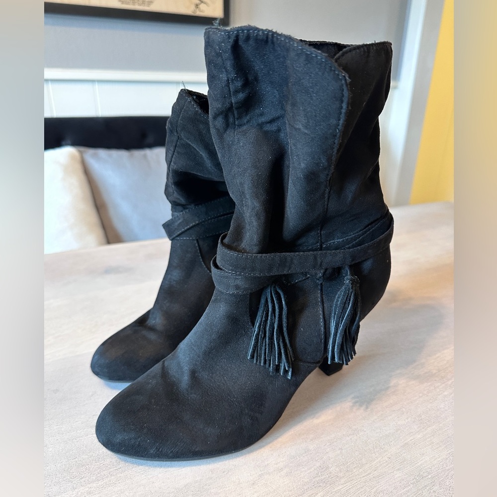 Express size 9 mid calf bootie black suede